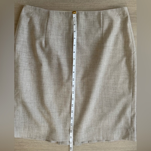 Banana Republic Elegant Beige Women's Skirt Size 8 - Picture 8 of 8
